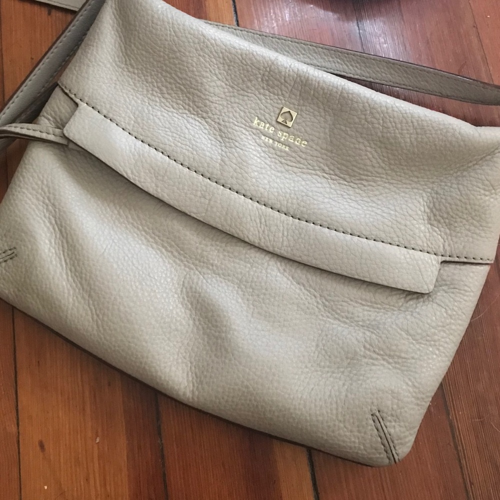 Kate Spade Cross body in taupe